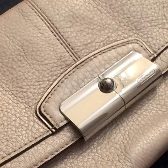 Coach Pearlescant Small Purse - Picture 3 of 7